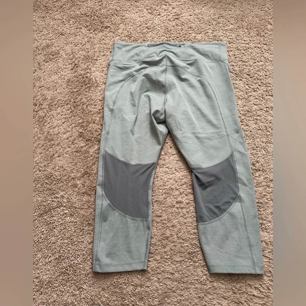 Nike Women's Gray Cropped Netted Leggings Dri Fit Size 2X